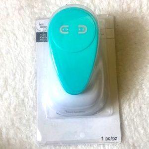 Earring hole puncher